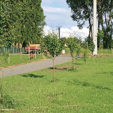 Lovely In Brain-sur-alonnes *